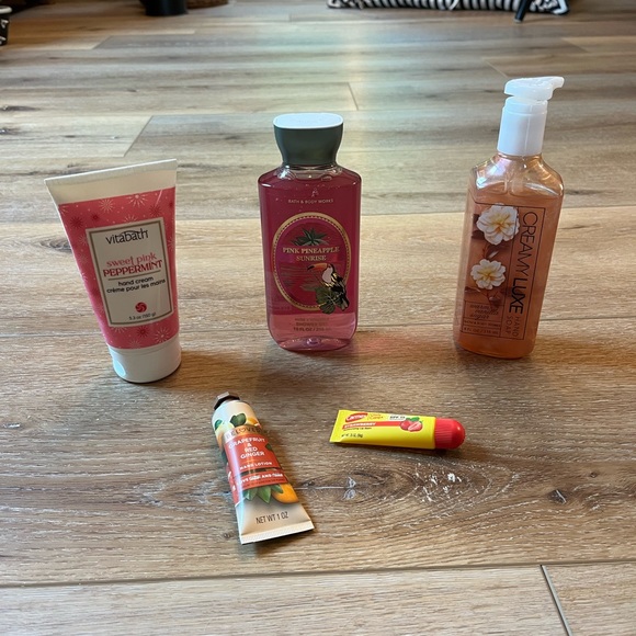 Lotion/soap/chapstick BUNDLE - Picture 11 of 11